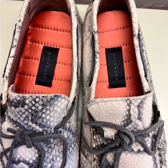 NWT John Richmond Gray and White Snakeskin Loafers - Picture 5 of 8